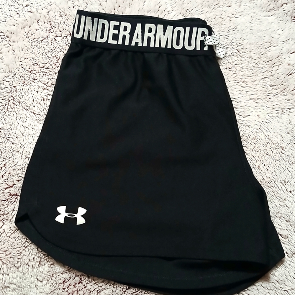Under Armor  active heat gear shorts. Youth XL or Womens size XS
